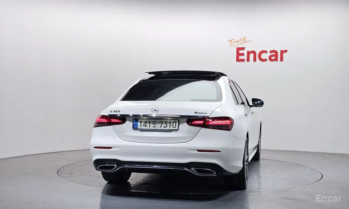 Фото 4 - Mercedes-Benz E-Class