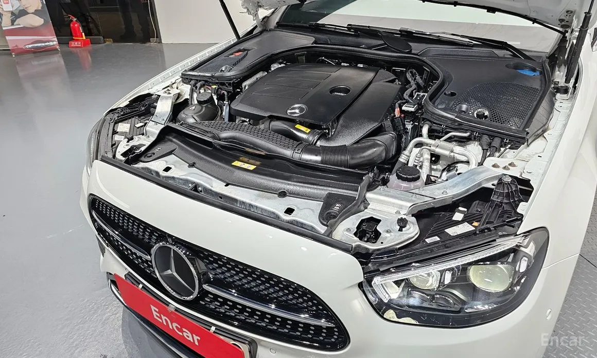 Фото 6 - Mercedes-Benz E-Class