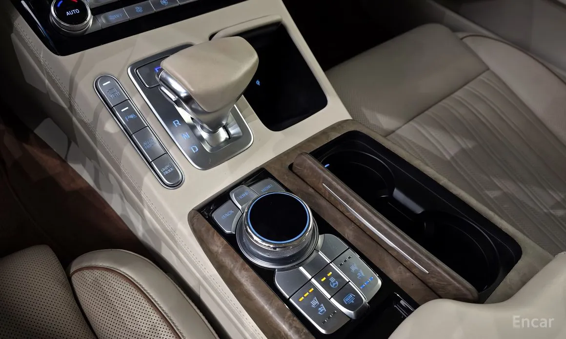 Фото 9 - Genesis G90