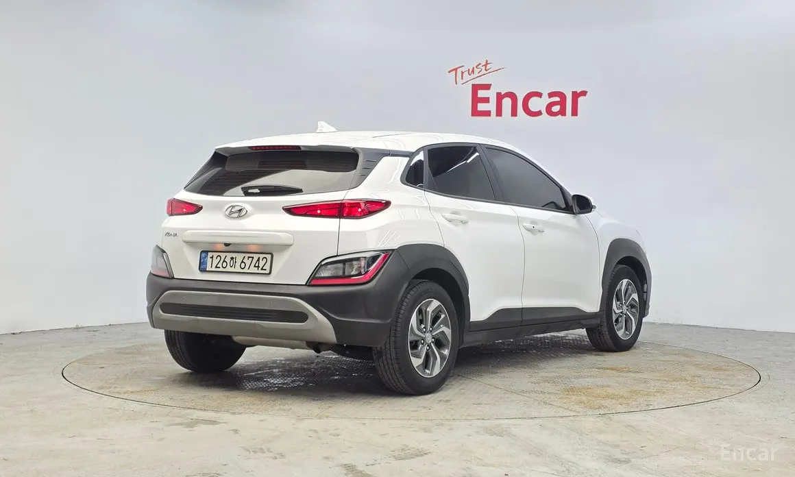 Photo 2 - Hyundai Kona