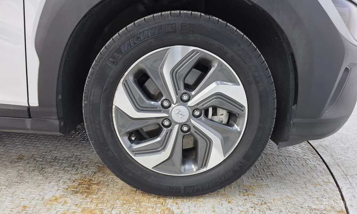 Photo 5 - Hyundai Kona