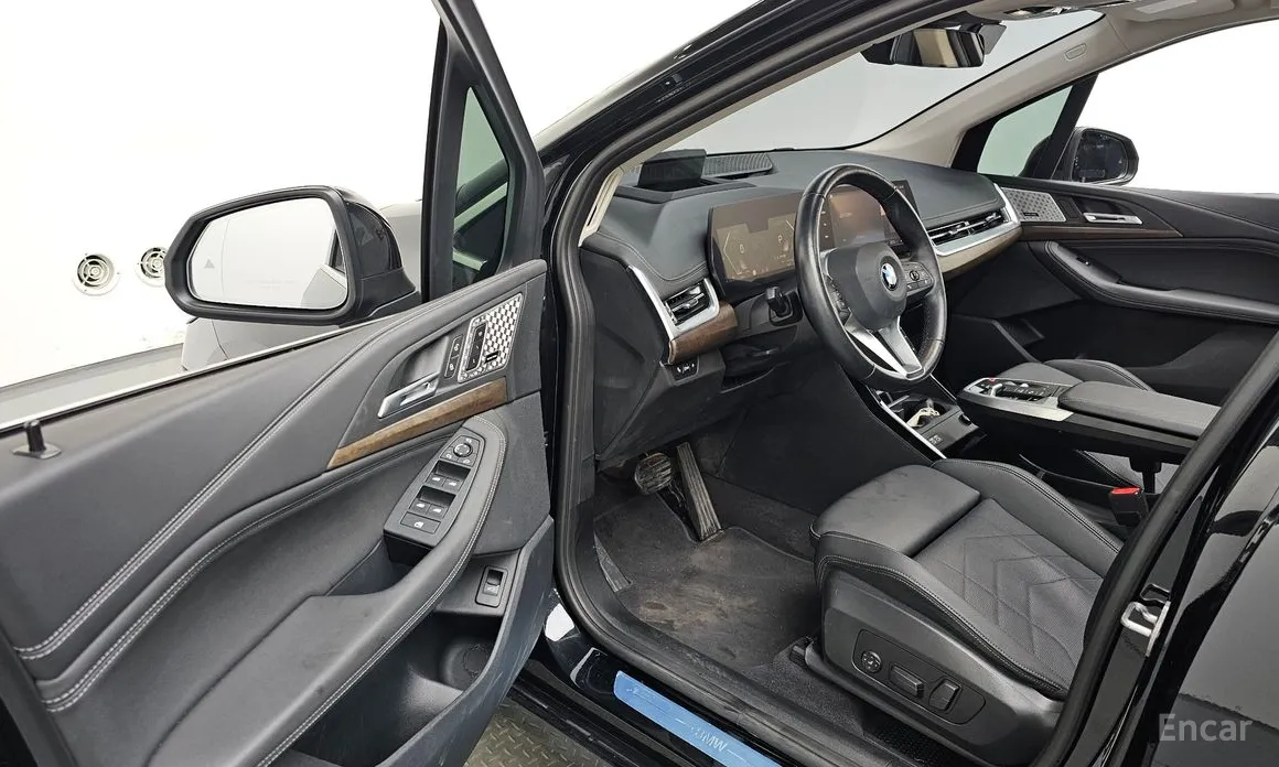 BMW 2 Series 2022 220i Luxury