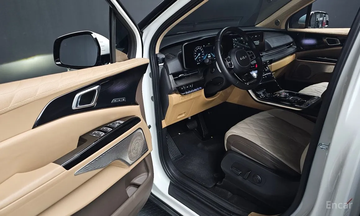 Photo 11 - Kia Carnival