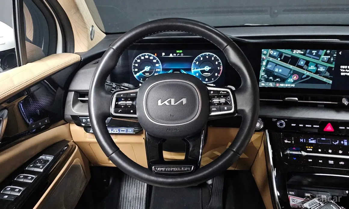 Photo 13 - Kia Carnival