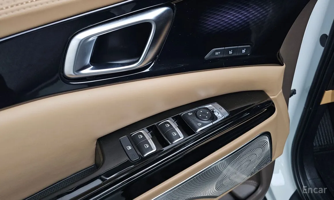 Photo 16 - Kia Carnival