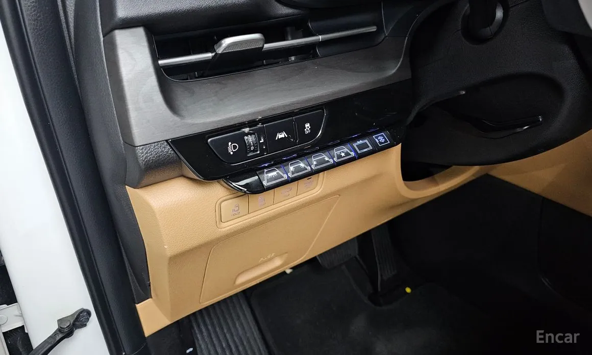 Photo 17 - Kia Carnival