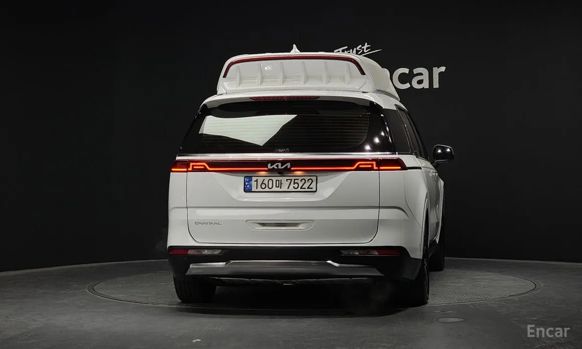 Photo 4 - Kia Carnival