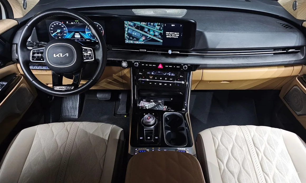 Photo 7 - Kia Carnival