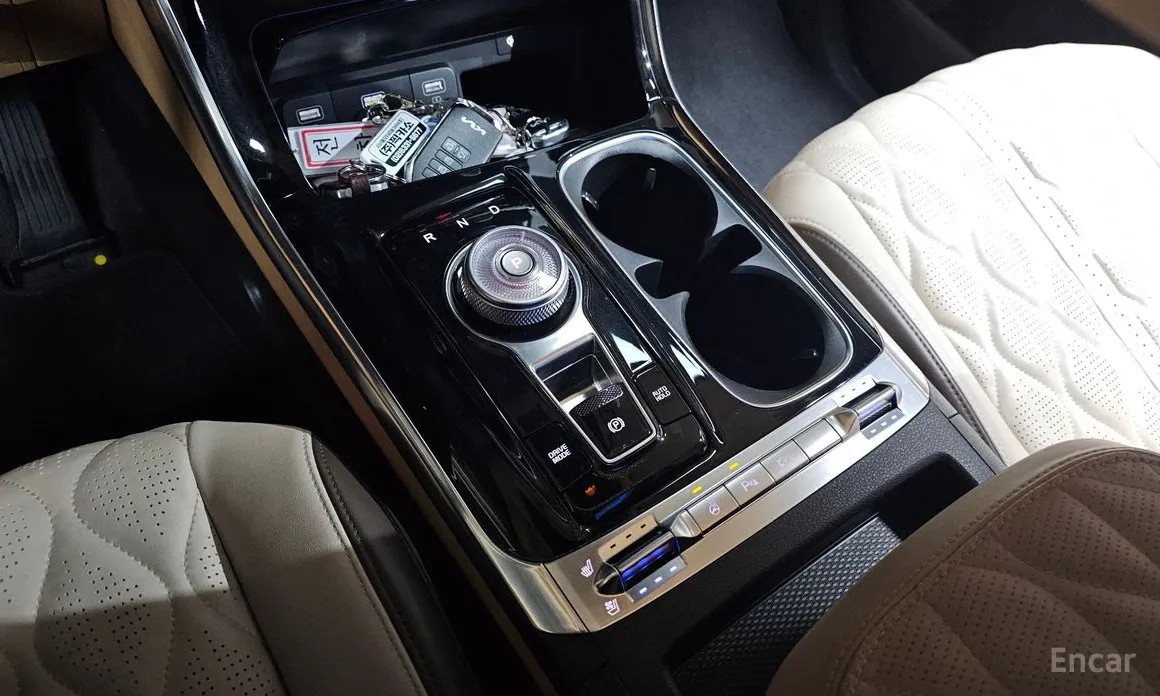 Photo 9 - Kia Carnival