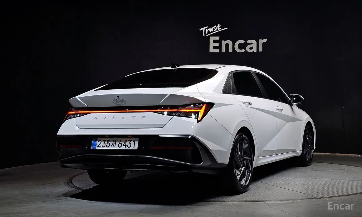 Фото 2 - Hyundai Avante