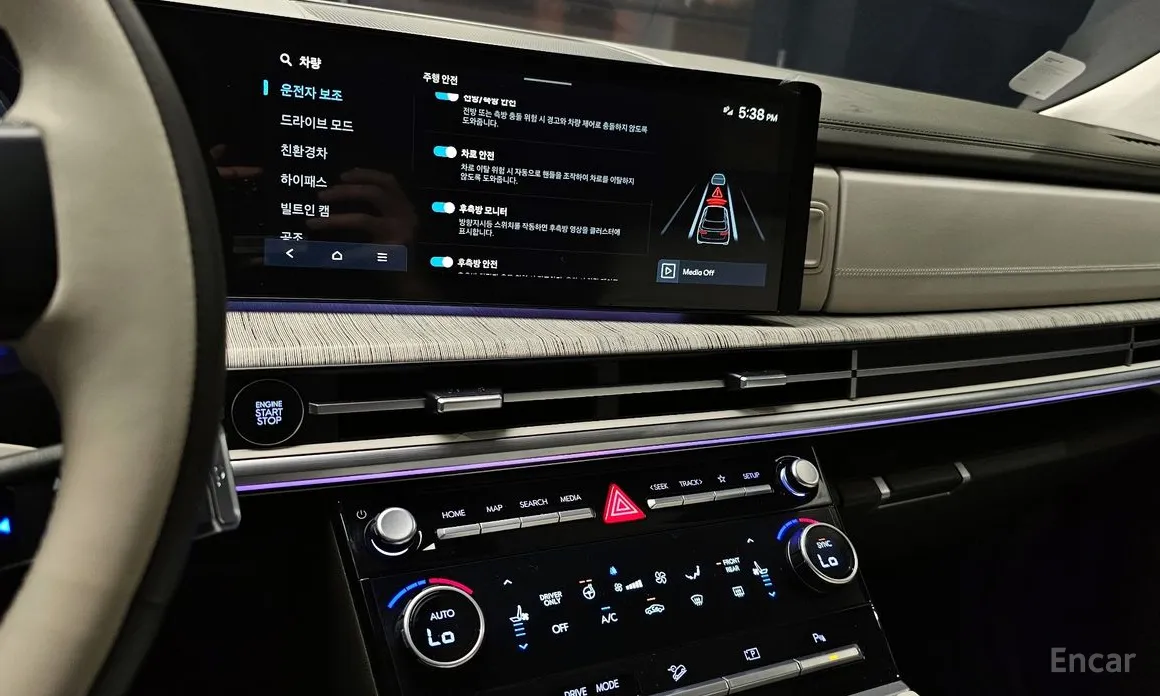 Фото 15 - Hyundai Santa Fe