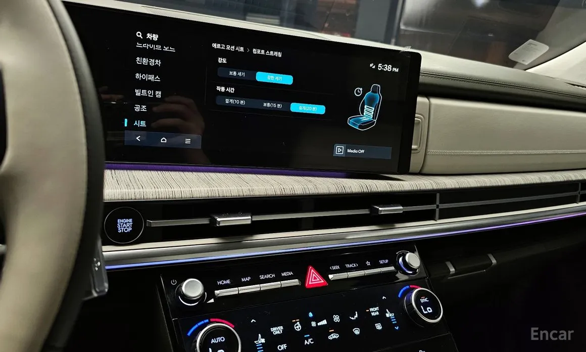 Фото 16 - Hyundai Santa Fe