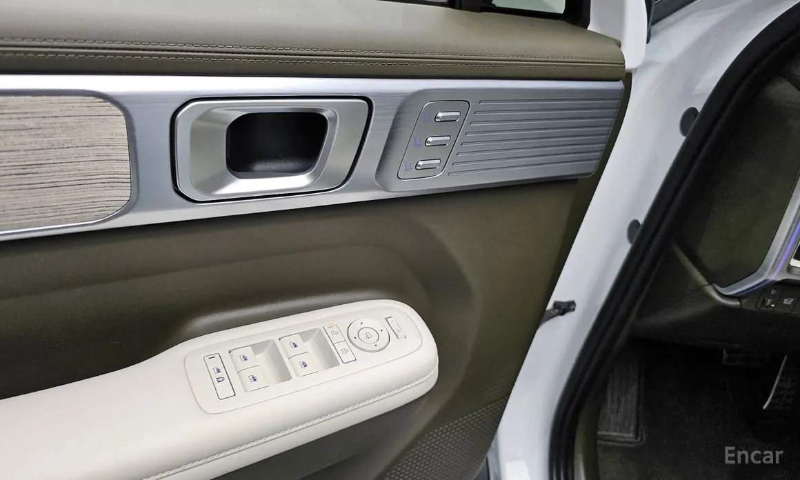 Фото 18 - Hyundai Santa Fe