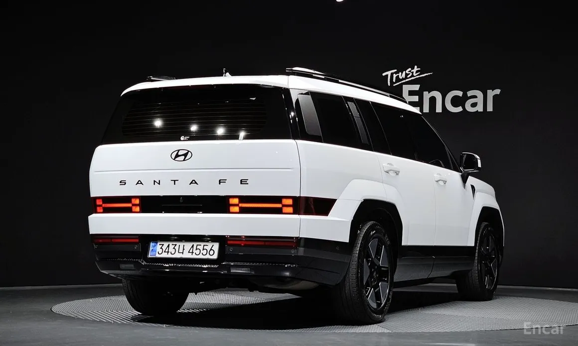 Фото 2 - Hyundai Santa Fe