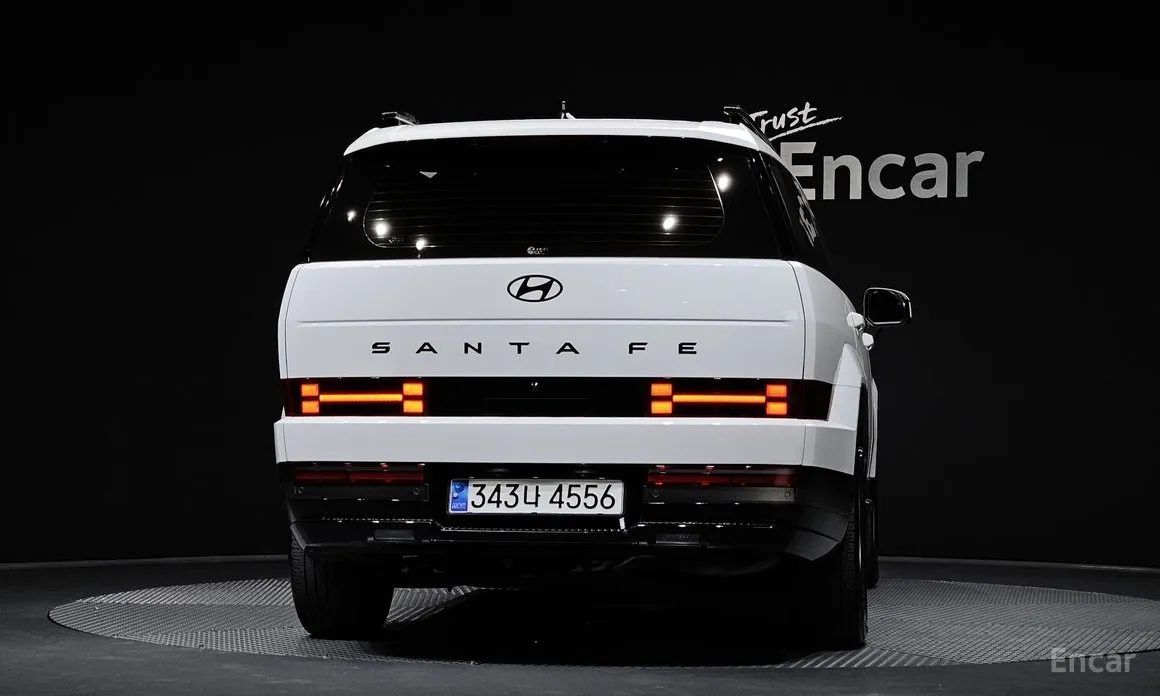 Фото 4 - Hyundai Santa Fe