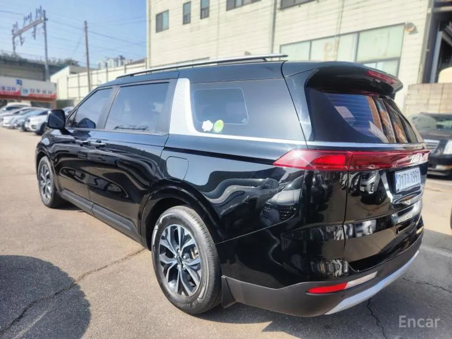 Фото 4 - Kia Carnival