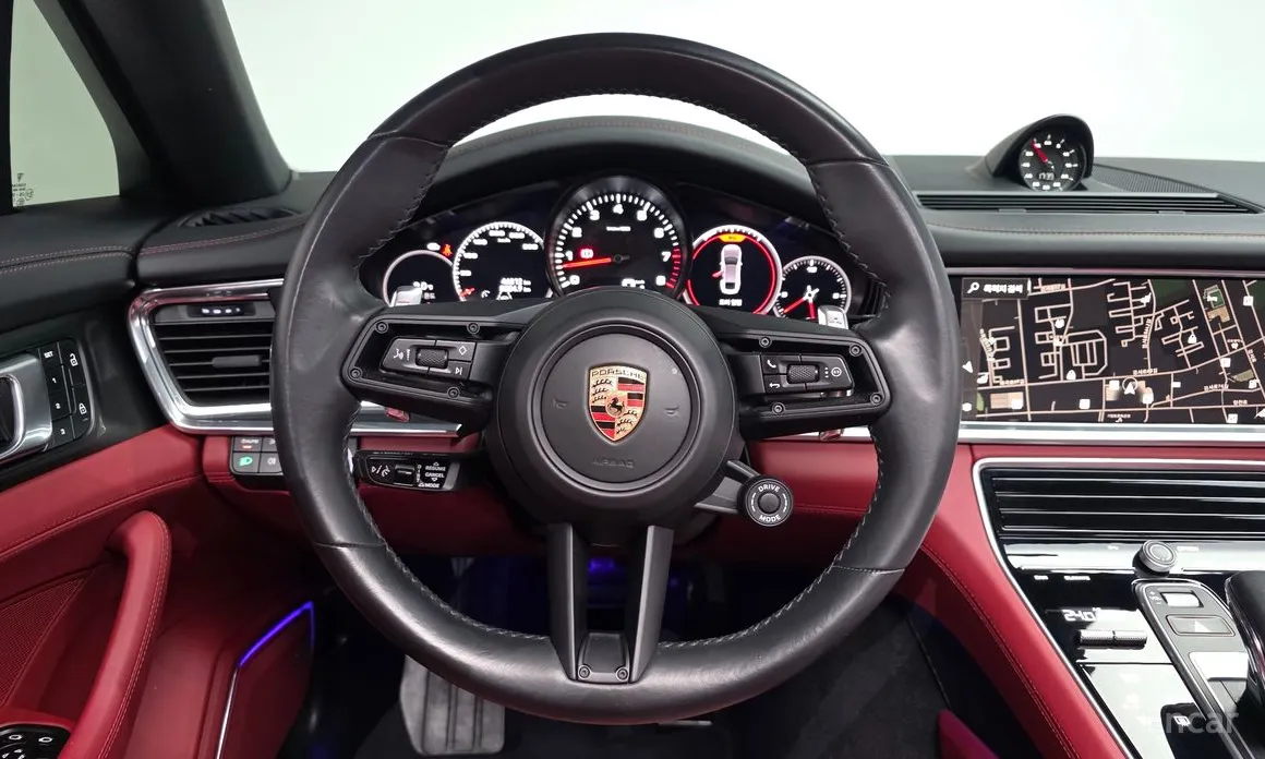 Фото 13 - Porsche Panamera