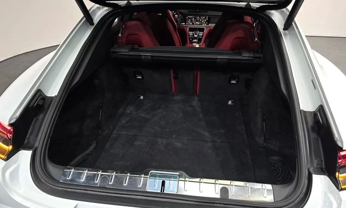 Фото 20 - Porsche Panamera