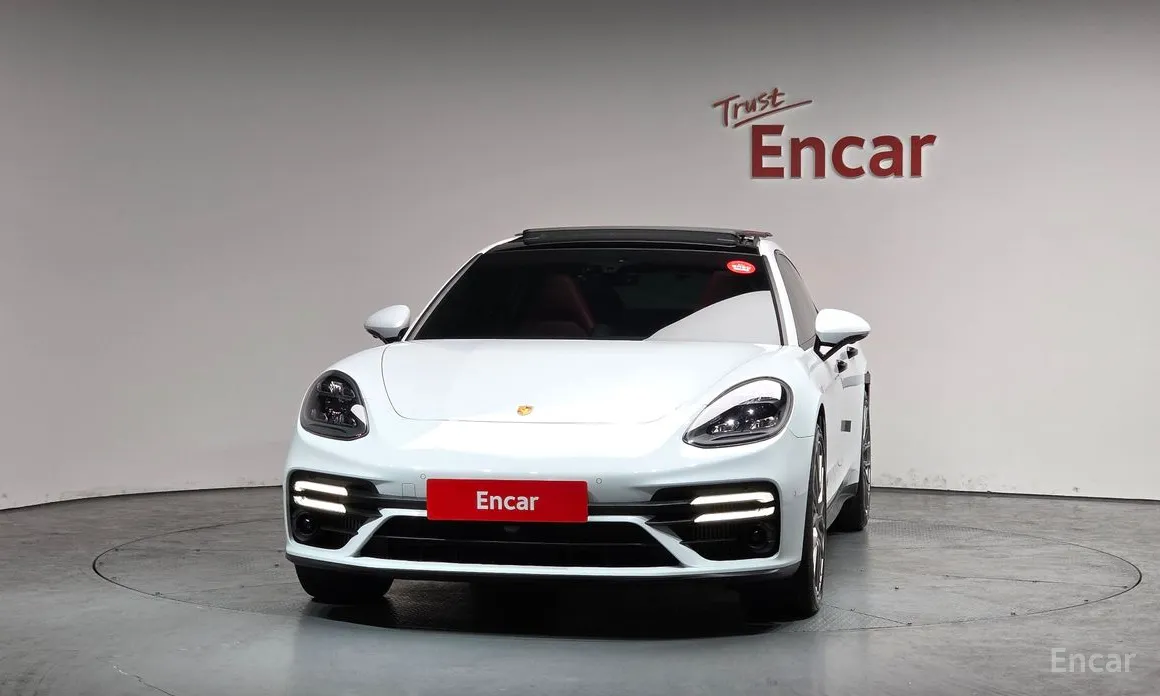 Фото 3 - Porsche Panamera