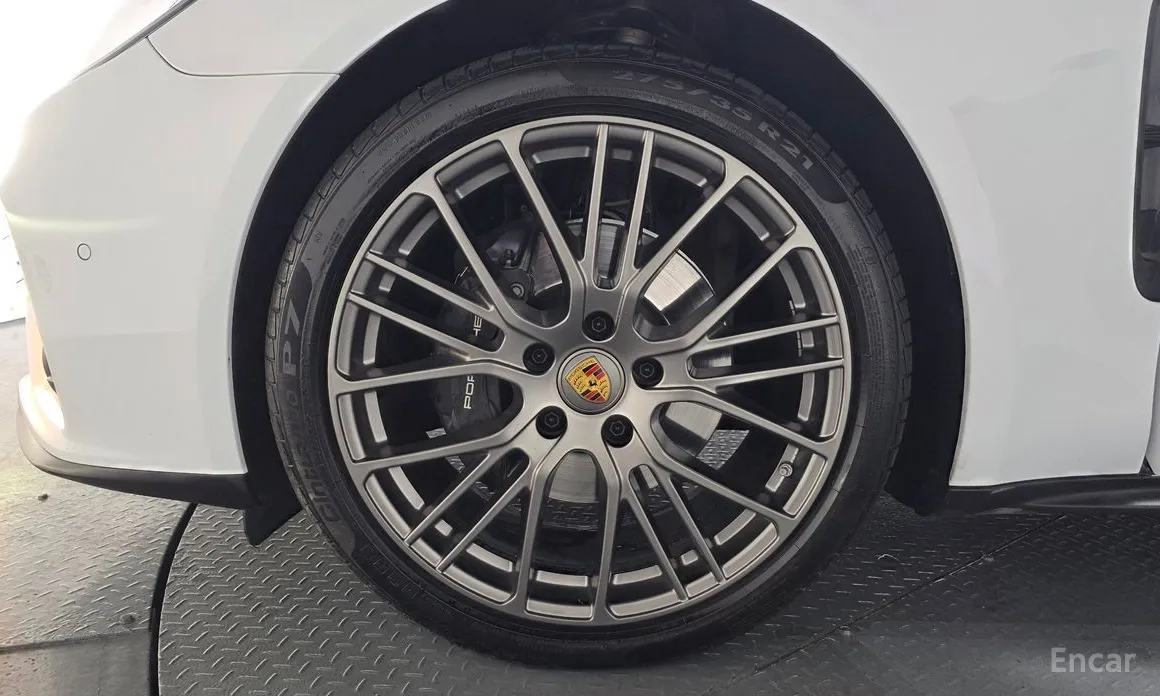 Фото 5 - Porsche Panamera