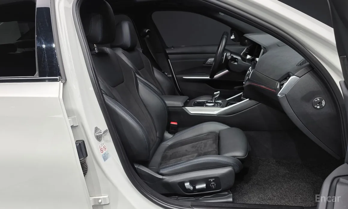 Photo 11 - BMW 3 Series