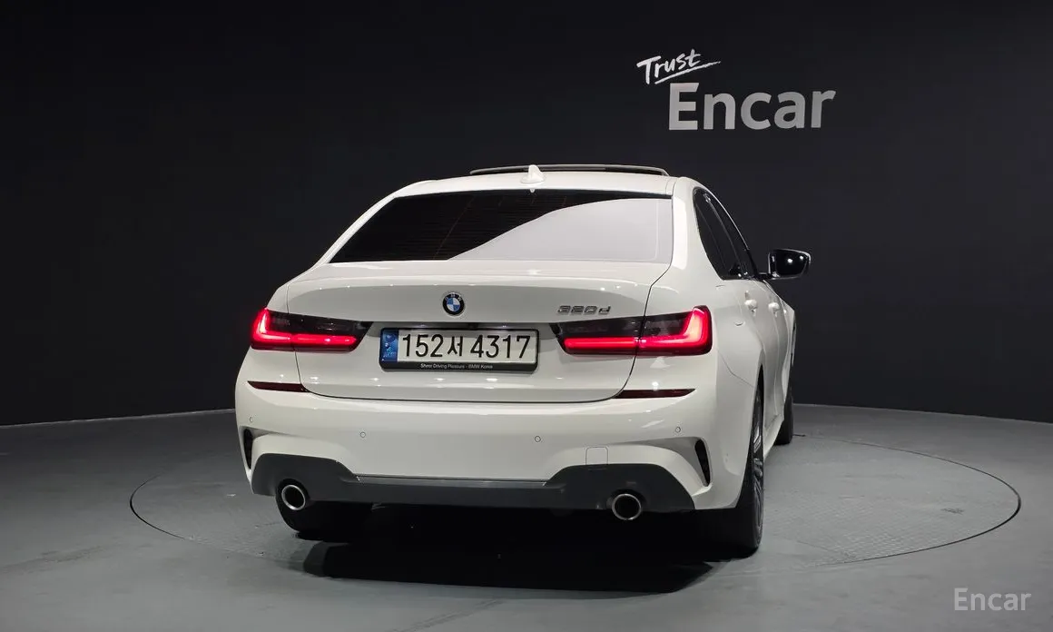 Photo 4 - BMW 3 Series