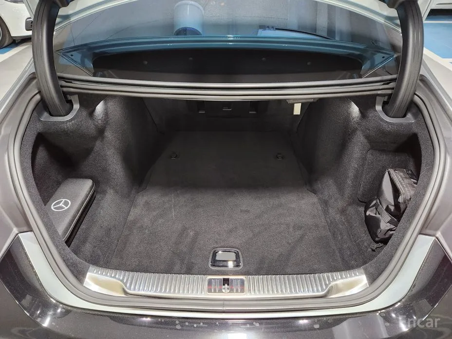 Фото 16 - Mercedes-Benz S-Class