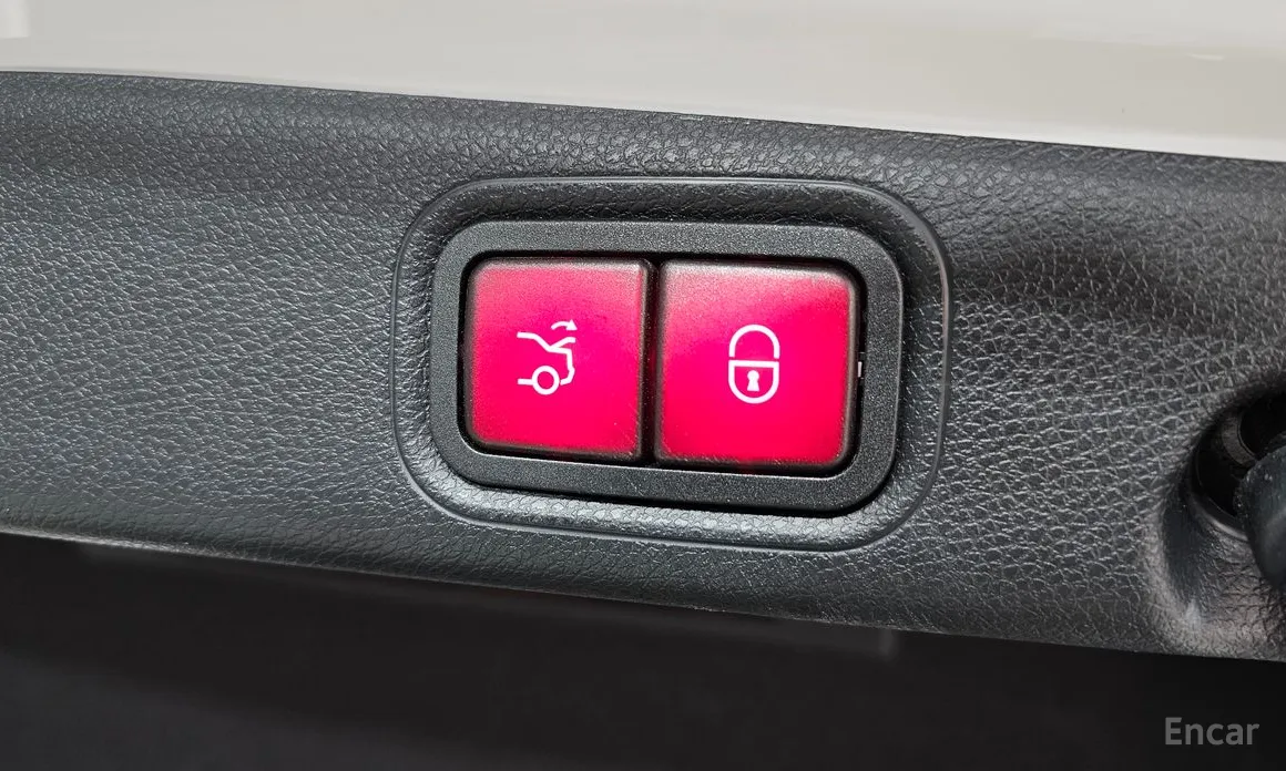 Фото 19 - Mercedes-Benz E-Class