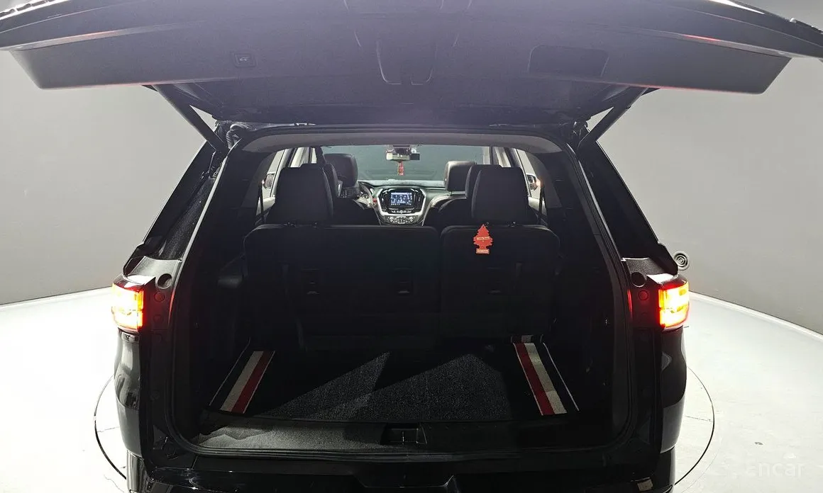 Photo 20 - Chevrolet Traverse