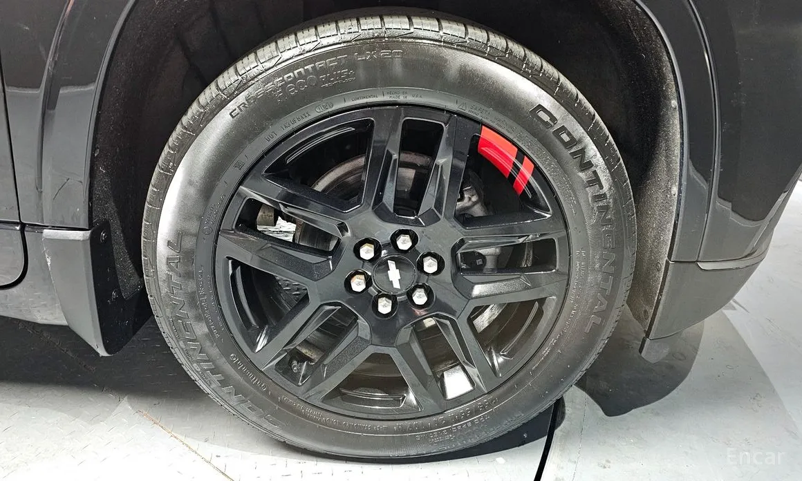 Photo 5 - Chevrolet Traverse