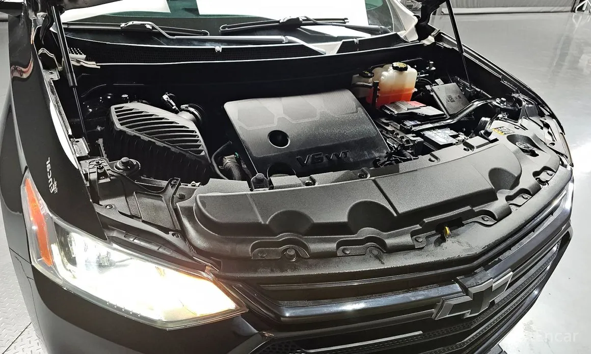 Photo 6 - Chevrolet Traverse