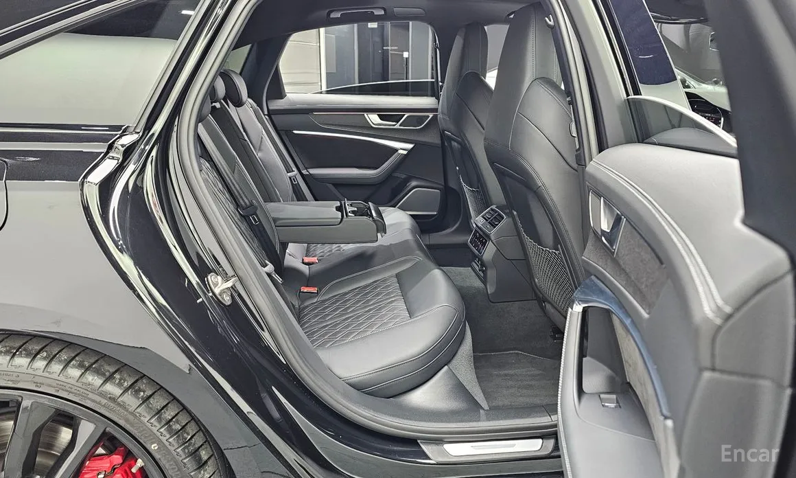 Фото 12 - Audi S6