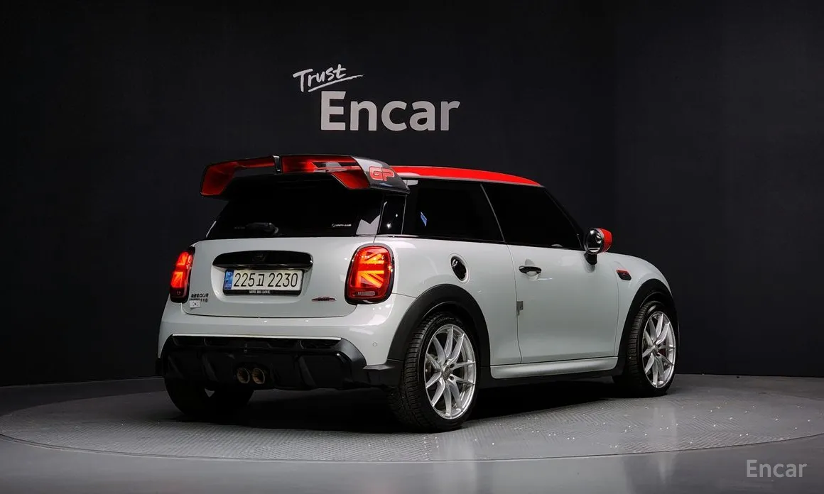 Фото 2 - Mini Cooper