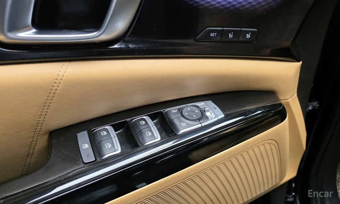 Photo 14 - Kia Carnival