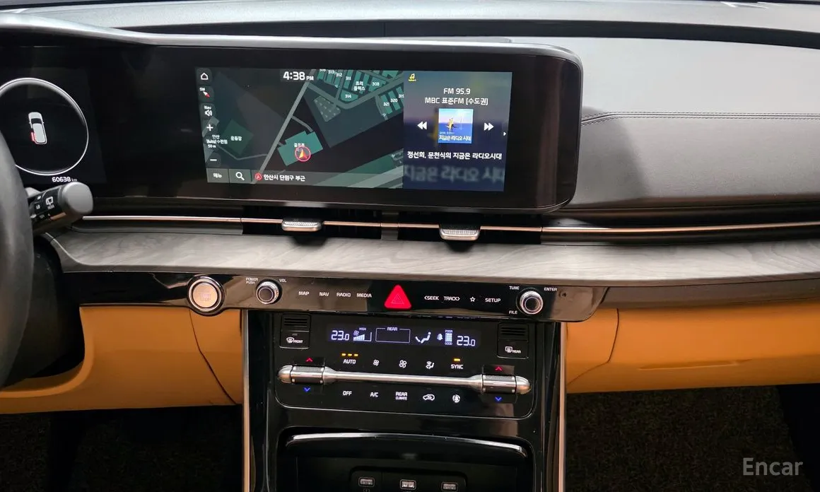 Photo 18 - Kia Carnival