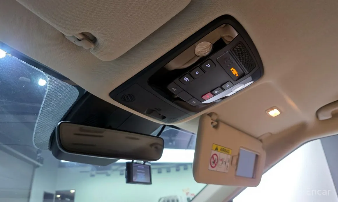 Photo 19 - Kia Carnival