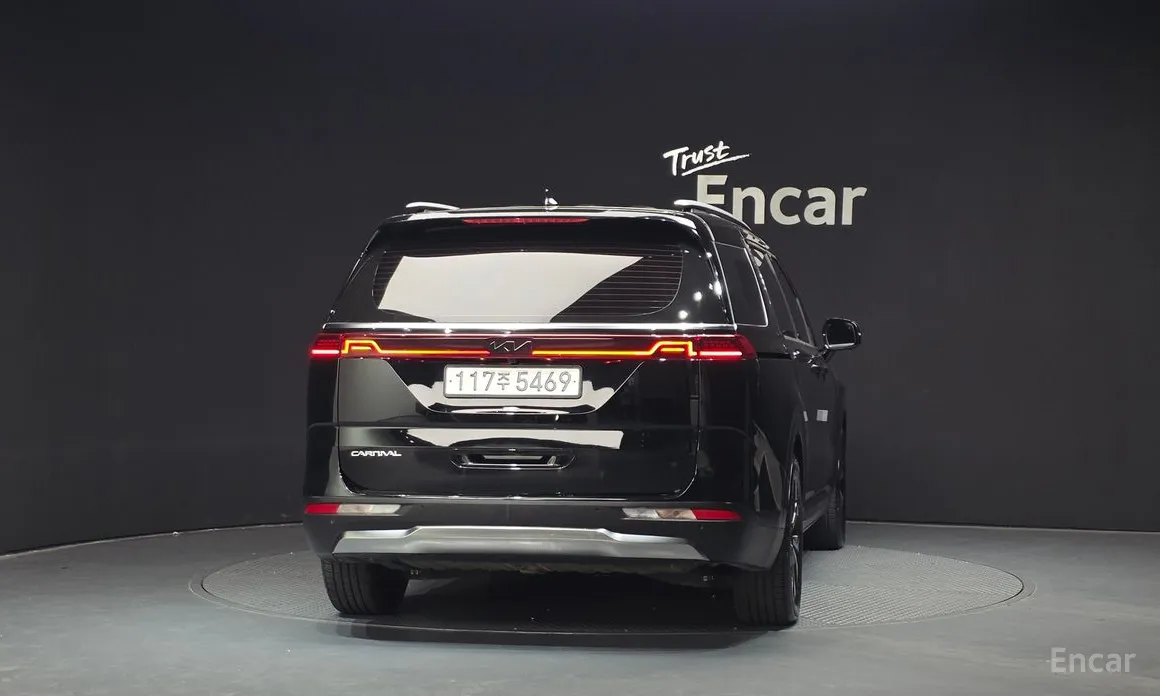 Photo 4 - Kia Carnival