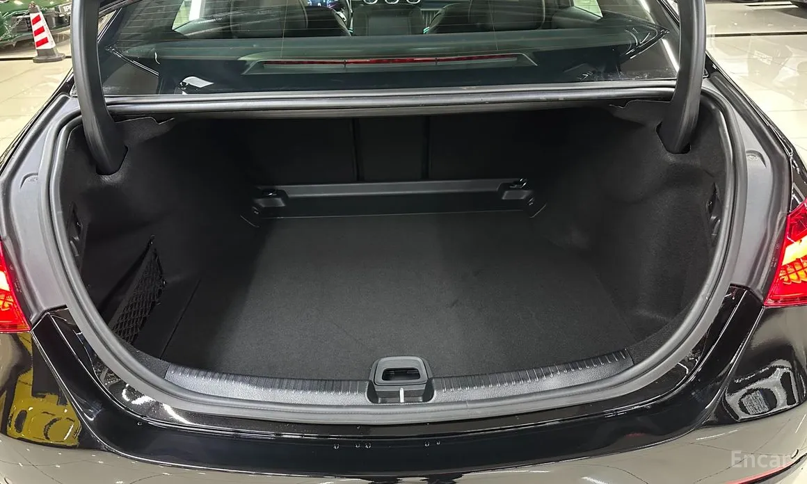 Фото 15 - Mercedes-Benz C-Class