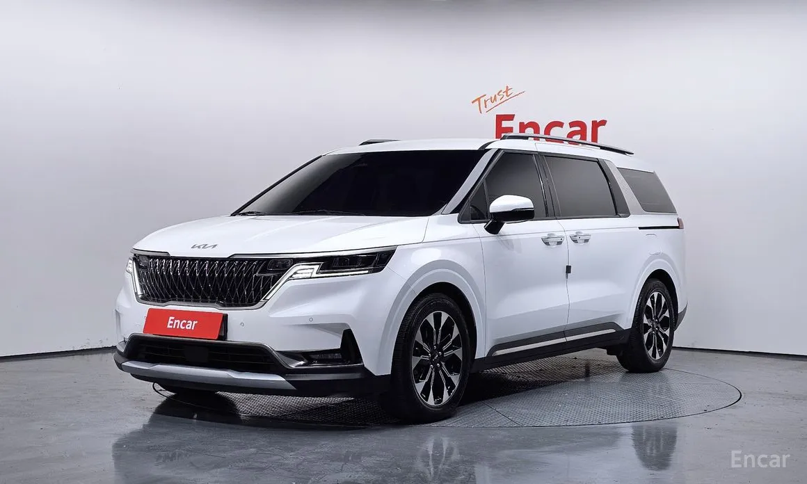 Photo 1 - Kia Carnival