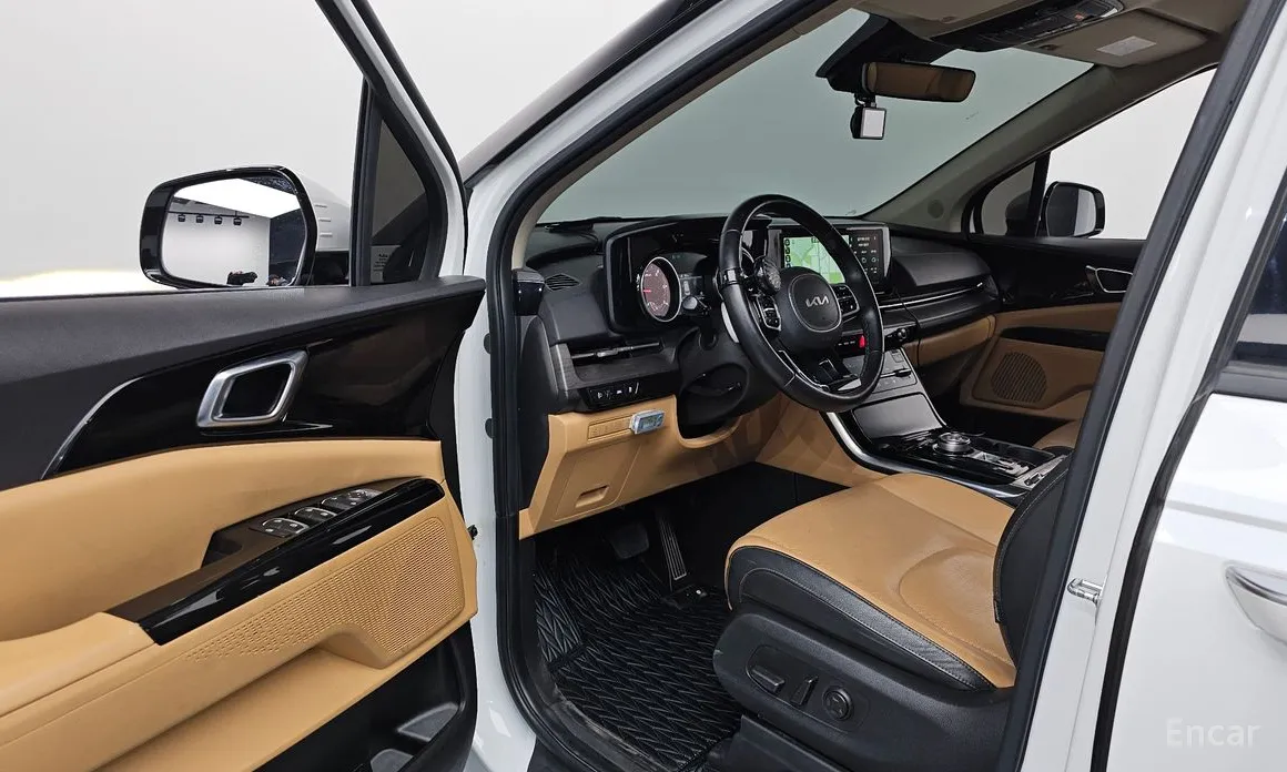 Photo 10 - Kia Carnival