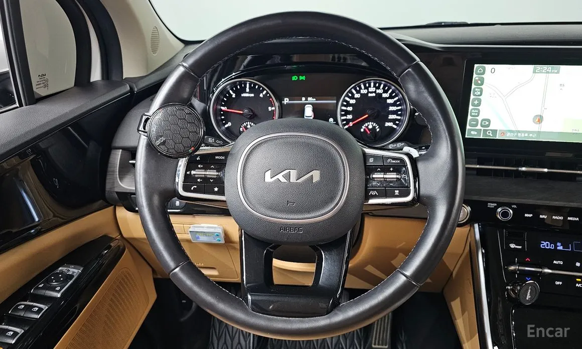 Photo 13 - Kia Carnival