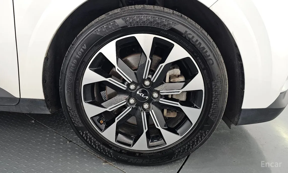 Photo 5 - Kia Carnival