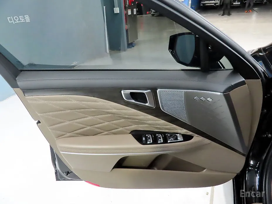 Фото 13 - Kia K8