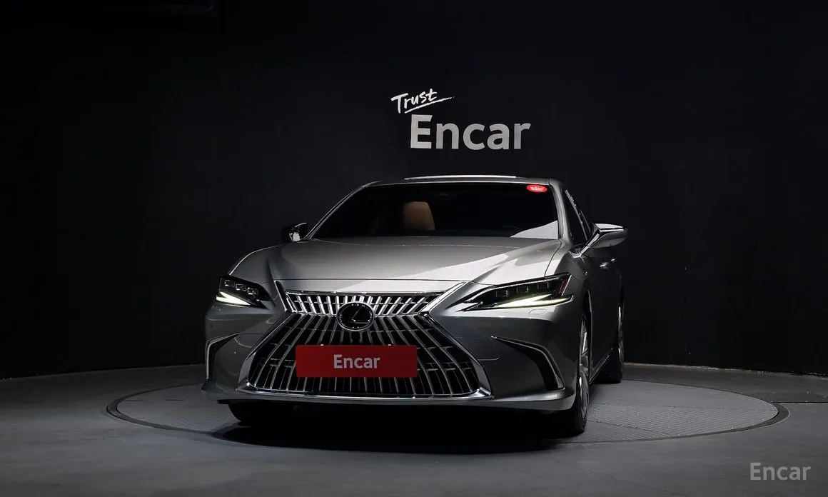 Фото 3 - Lexus ES