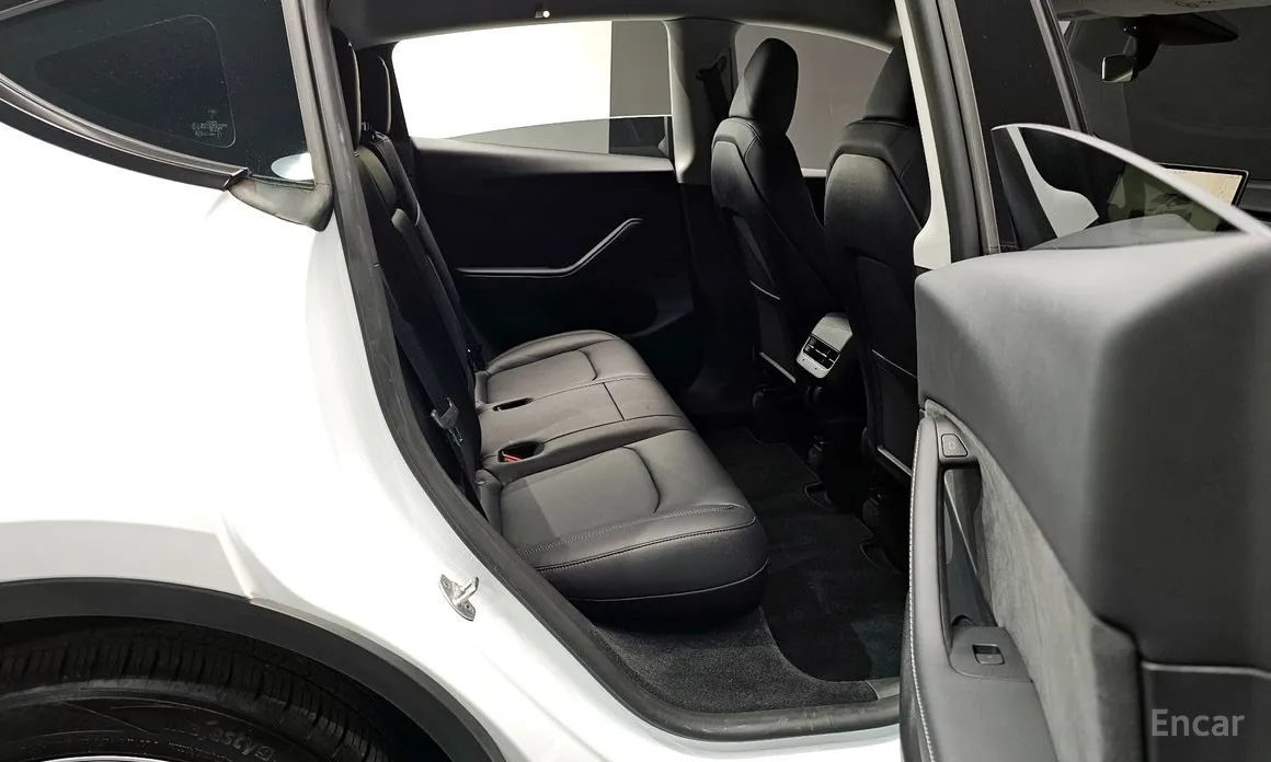 Фото 12 - Tesla Model Y