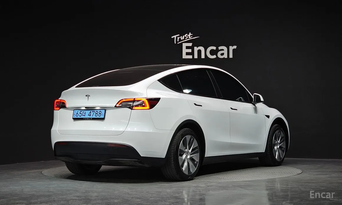 Фото 2 - Tesla Model Y