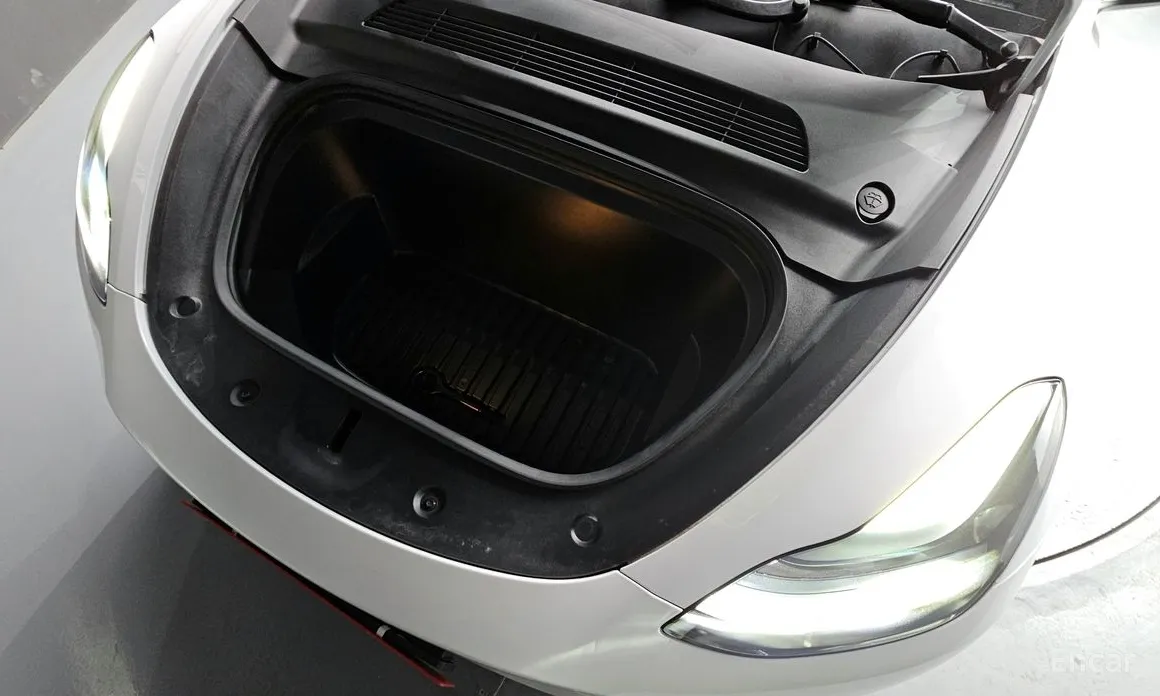 Фото 6 - Tesla Model Y