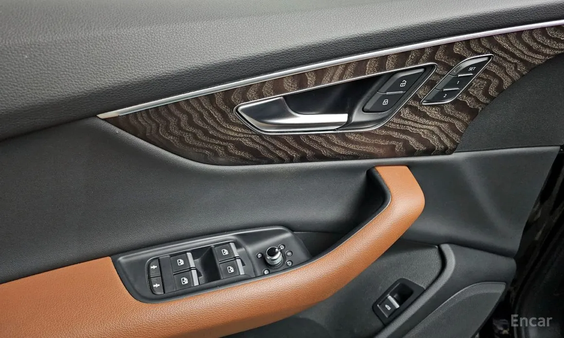 Фото 12 - Audi Q7