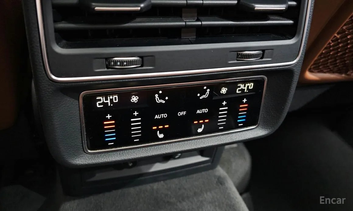 Фото 17 - Audi Q7