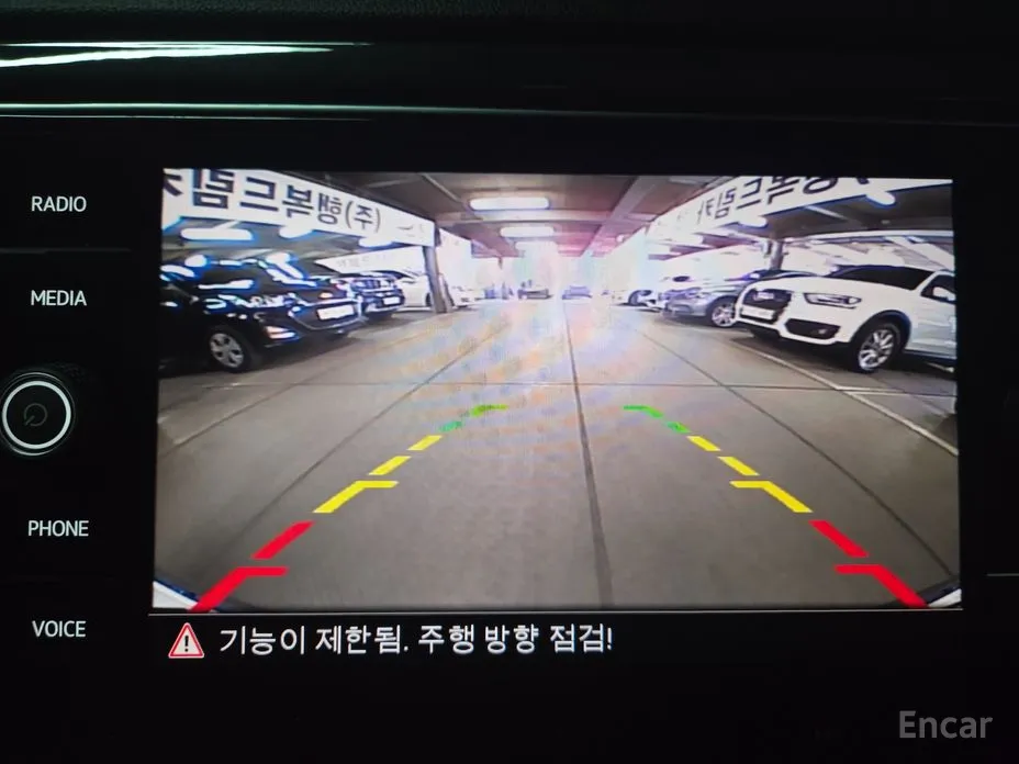 Фото 10 - Volkswagen T-Roc